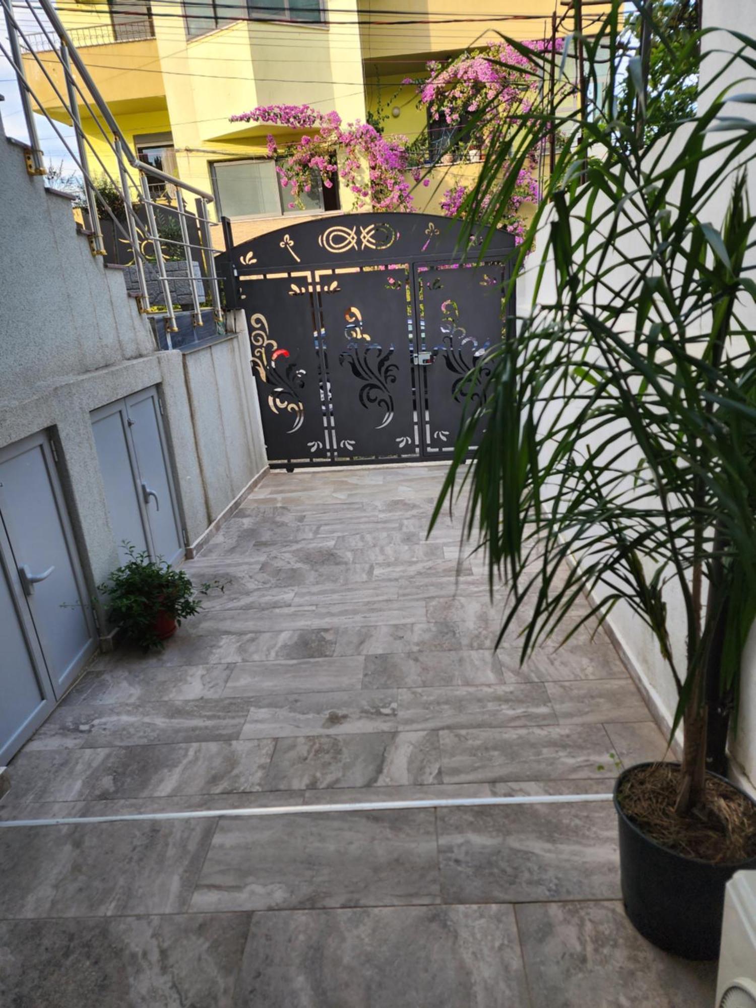 Eden Guesthouse Durrës Exterior foto